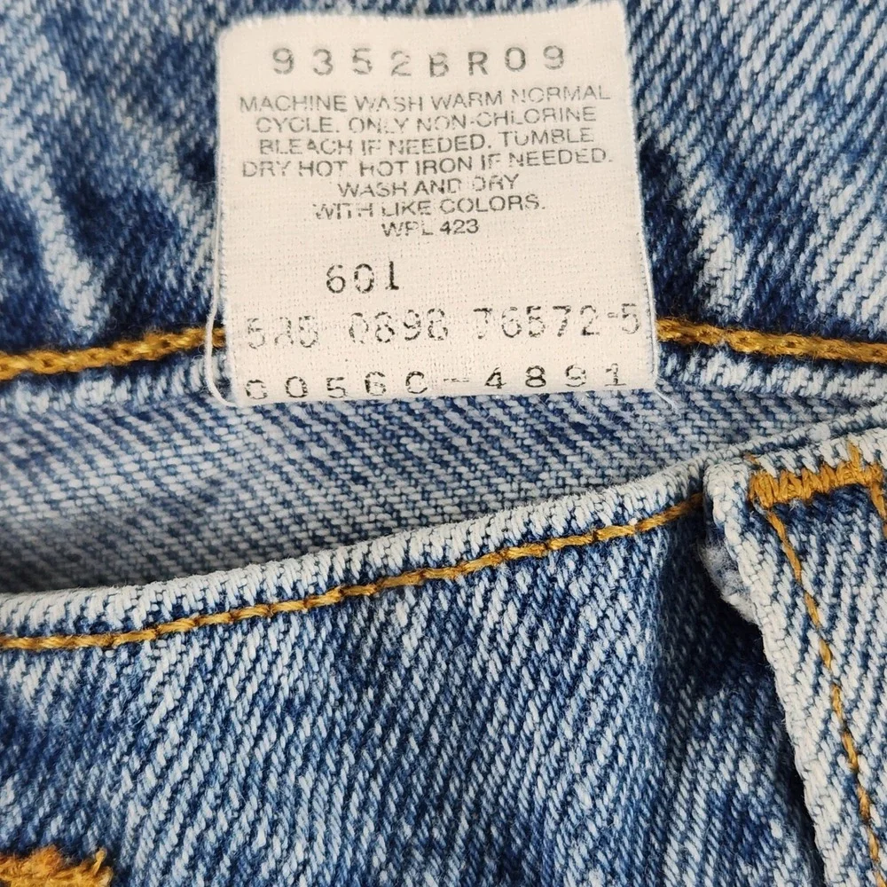 Vintage Levis 560 Mens 33x31½ Light Wash Loose Fit Tapered Leg Jeans Made in USA